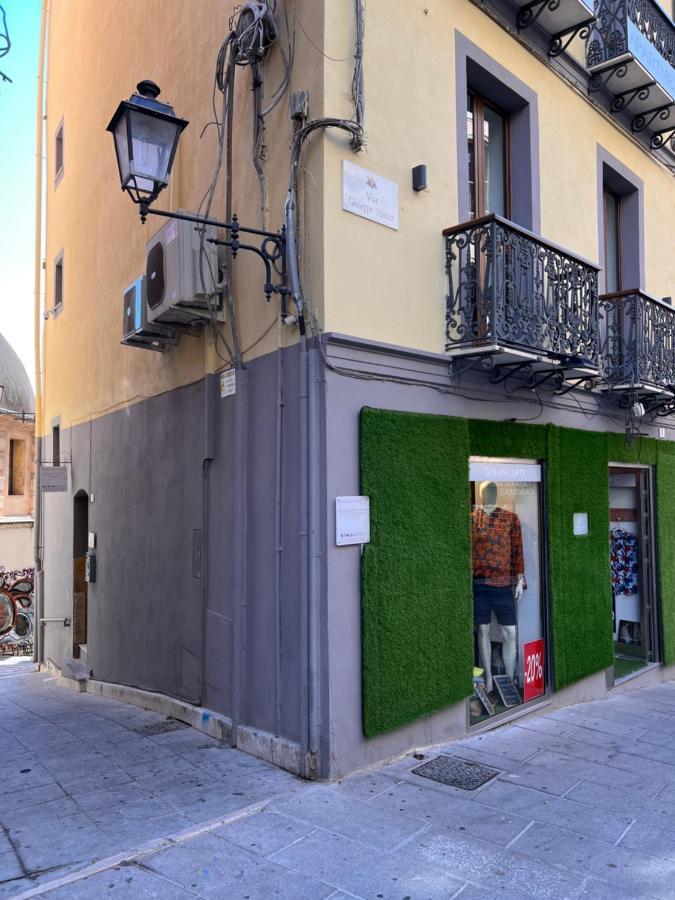 Studio Apartments Centro Storico Via Manno كالياري المظهر الخارجي الصورة